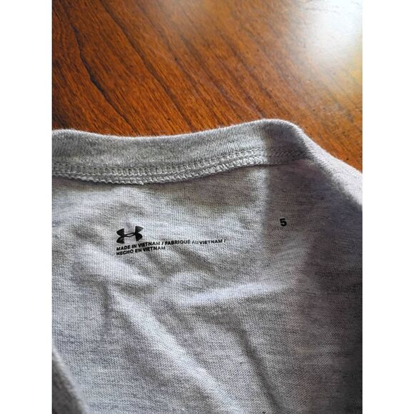 Under Armour Long Sleeve Tee Size: 5 (1277) - Picture 3 of 6